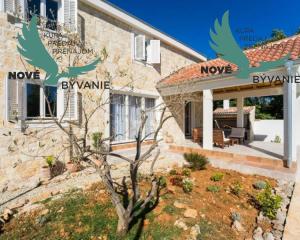 Luxusná novostavba vila s bazénom blízko mora v Chorvátsku v Zatone