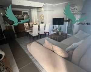 Dom 2x apartmán blízko mora v Chorvátsku na ostrove Vir