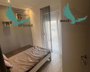 Dom 2x apartmán blízko mora v Chorvátsku na ostrove Vir