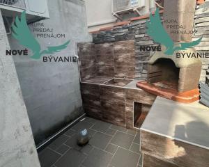 Dom 2x apartmán blízko mora v Chorvátsku na ostrove Vir