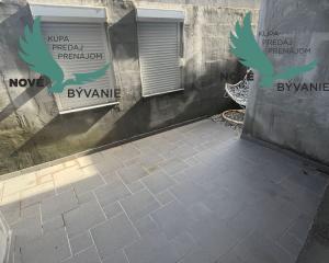 Dom 2x apartmán blízko mora v Chorvátsku na ostrove Vir