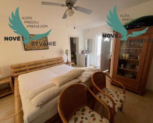 Dom s troma apartmánmi blízko mora v Chorvátsku