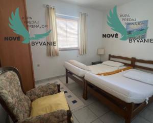 Dom s troma apartmánmi blízko mora v Chorvátsku