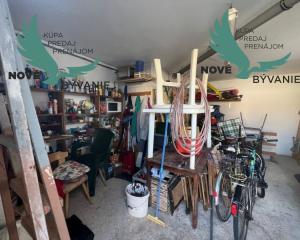 Dom s troma apartmánmi blízko mora v Chorvátsku