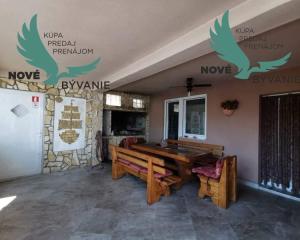 Dom 3x apartmán blízko mora v Chorvátsku, zabehnutý prenájom