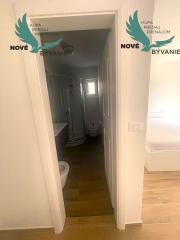 Na predaj vila s bazénom a výhľadom na more v Chorvátsku - Petrčane