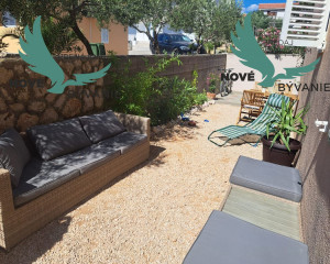 Predaj apartmán so záhradou, blízko pieskovej pláže, Chorvátsko - Pag