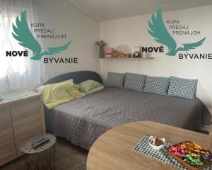 Dom v prvej rade od mora 2x apartmán s výhľadom na more a stavebným pozemkom,Jedinečná ponuka v Chorvátsku