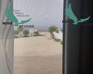 Dom v prvej rade od mora 2x apartmán s výhľadom na more a stavebným pozemkom,Jedinečná ponuka v Chorvátsku