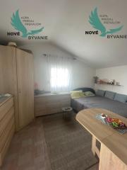 Dom v prvej rade od mora 2x apartmán s výhľadom na more a stavebným pozemkom,Jedinečná ponuka v Chorvátsku