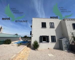 Chorvátsko - Na predaj novostavba s bazénom a výhľadom na more