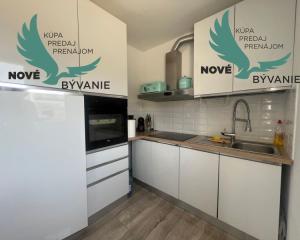 Chorvátsko - Na predaj novostavba s bazénom a výhľadom na more