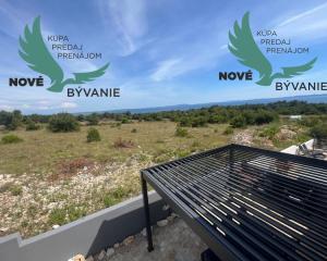 Chorvátsko - Na predaj novostavba s bazénom a výhľadom na more