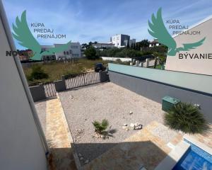 Chorvátsko - Na predaj novostavba s bazénom a výhľadom na more