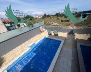 Chorvátsko - Na predaj novostavba s bazénom a výhľadom na more