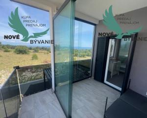 Chorvátsko - Na predaj novostavba s bazénom a výhľadom na more