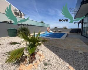 Chorvátsko - Na predaj novostavba s bazénom a výhľadom na more