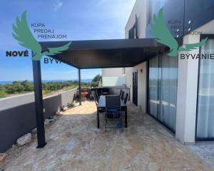 Chorvátsko - Na predaj novostavba s bazénom a výhľadom na more