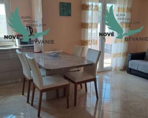 Apartmán s výhľadom na more a záhradou , Chorvatsko -Nin -Zaton