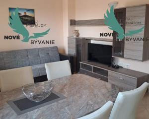 Apartmán s výhľadom na more a záhradou , Chorvatsko -Nin -Zaton