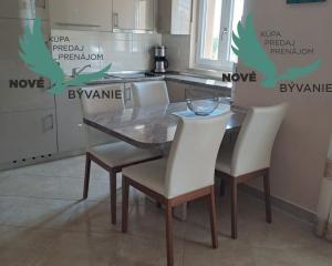 Apartmán s výhľadom na more a záhradou , Chorvatsko -Nin -Zaton