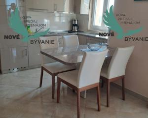 Apartmán s výhľadom na more a záhradou , Chorvatsko -Nin -Zaton