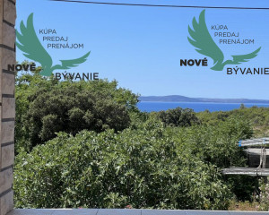 Dom 2x apartmán s výhľadom na more na ostrove Vir v Chorvátsku