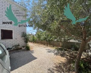 Dom 2x apartmán s výhľadom na more na ostrove Vir v Chorvátsku