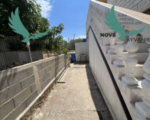 Dom 2x apartmán s výhľadom na more na ostrove Vir v Chorvátsku