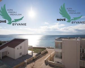 Luxusný apartmán s výhľadom na more len 30m od mora so 4x spálňou v Chorvátsku