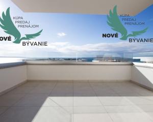 Luxusný apartmán s výhľadom na more len 30m od mora so 4x spálňou v Chorvátsku