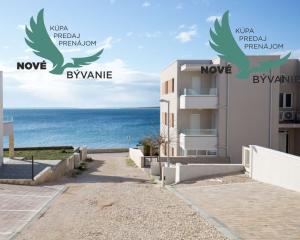 Luxusný apartmán s výhľadom na more len 30m od mora so 4x spálňou v Chorvátsku