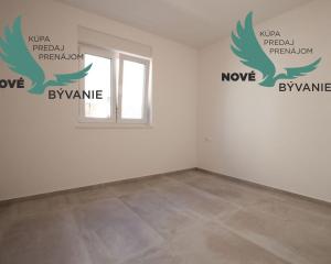 Luxusný apartmán s výhľadom na more len 30m od mora so 4x spálňou v Chorvátsku