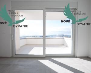 Luxusný apartmán s výhľadom na more len 30m od mora so 4x spálňou v Chorvátsku