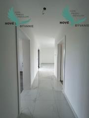 Novostavba apartmánu so strešnou terasou s nerušeným výhľadom na more len 150m od mora v Chorvátsku - Privlaka