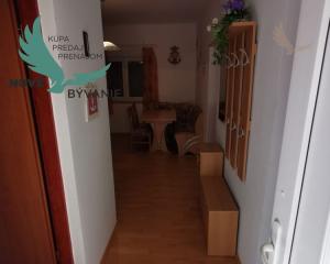 Dom 2x apartmán blízko mora v Chorvátsku na ostrove Vir