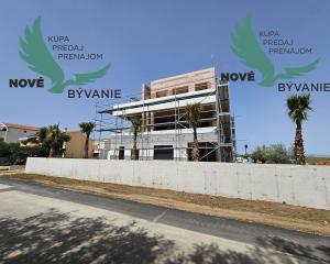 Luxusná novostavba pri nádhernej pieskovej pláži v Chorvátsku - Privlaka