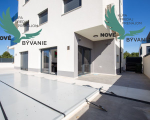 Chorvátsko - Apartmán s bazénom a dvorom na ostrove Vir