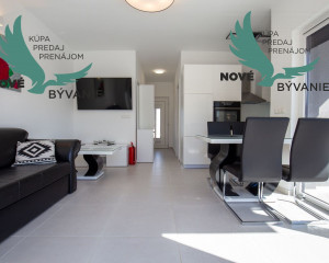 Chorvátsko - Apartmán s bazénom a dvorom na ostrove Vir