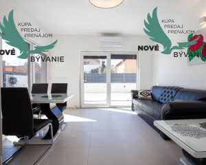 Chorvátsko - Apartmán s bazénom a dvorom na ostrove Vir