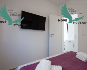 Chorvátsko - Apartmán s bazénom a dvorom na ostrove Vir