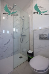 Chorvátsko - Apartmán s bazénom a dvorom na ostrove Vir