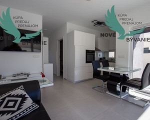 Chorvátsko - Apartmán s bazénom a dvorom na ostrove Vir