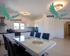 Chorvátsko - Na predaj apartmán 3x spálňa na ostrove Vir