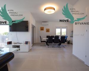 Chorvátsko - Na predaj apartmán 3x spálňa na ostrove Vir