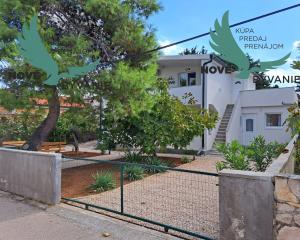 Exkluzívne dom 3x apartmán len 300m od mora v Chorvátsku