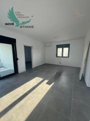 Chorvátsko - Novostavba apartmánu so strešnou terasou za top cenu