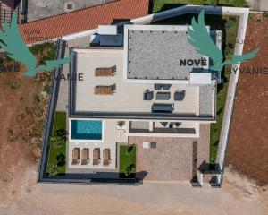 Exkluzívne na predaj vila s bazénom v Chorvátsku na lukratívnom mieste v Zatone