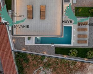 Exkluzívne na predaj vila s bazénom v Chorvátsku na lukratívnom mieste v Zatone