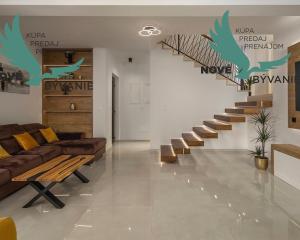 Exkluzívne na predaj vila s bazénom v Chorvátsku na lukratívnom mieste v Zatone